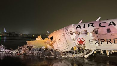 ABD'de korkunç uçak kazası 1 ABD'de New York'ta bulunan LaGuardia Havaalanı'na iniş yapan Air Canada uçağı pistte bulunan itfaiye aracına çarptı
