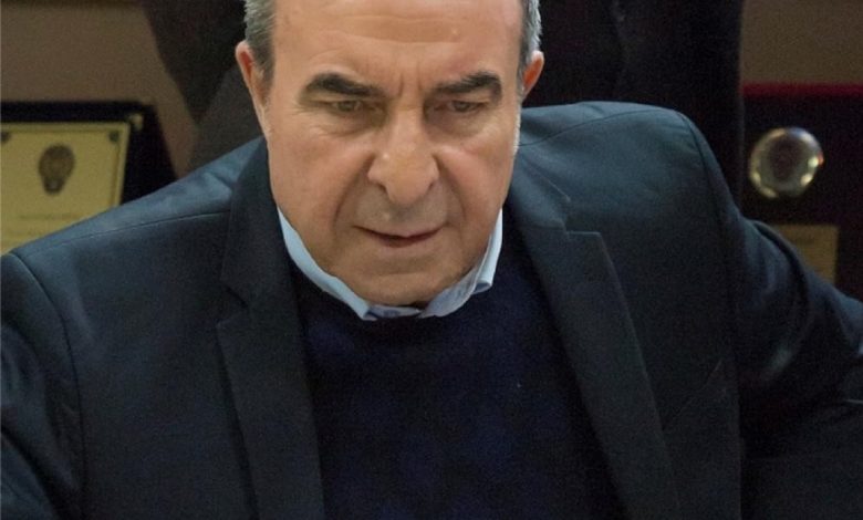 Türkiye’nin en uzun soluklu dizilerinden Arka Sokaklar’da “Rıza Baba” karakteriyle tanınan usta oyuncu Zafer Ergin, pıhtı atması nedeniyle hastaneye kaldırıldı