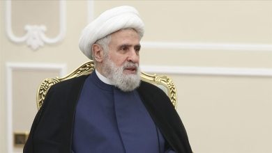 ABD İran Savaşı! Naim Kasım’ın yeğeni öldürüldü 14 ABD İran Savaşı! İsrail ordusu, Hizbullah lideri Naim Kasım’ın yeğeni ve özel sekreteri Ali Yusuf Harşi’nin Beyrut’ta düzenlenen hava saldırısında öldürüldüğünü açıkladı.