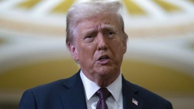 ABD İran Savaşı! ABD Başkanı Donald Trump, İran’la müzakere sürecindeki belirsizlik sürerken geçici ateşkesi uzatma kararı aldığını açıkladı.