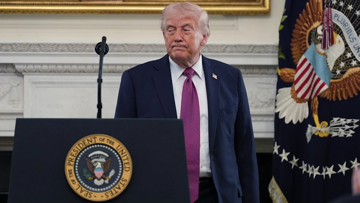 ABD İran Savaşı! ABD Başkanı Donald Trump, İran’ın ekonomik olarak zor durumda olduğunu öne sürerek Hürmüz Boğazı ve ateşkes sürecine ilişkin yeni açıklamalarda bulundu