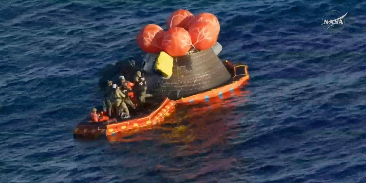 NASA’nın 1972’den bu yana Ay çevresine düzenlediği ilk insanlı görev olan Artemis II, 4 astronotun güvenle Dünya’ya dönmesiyle tamamlandı.