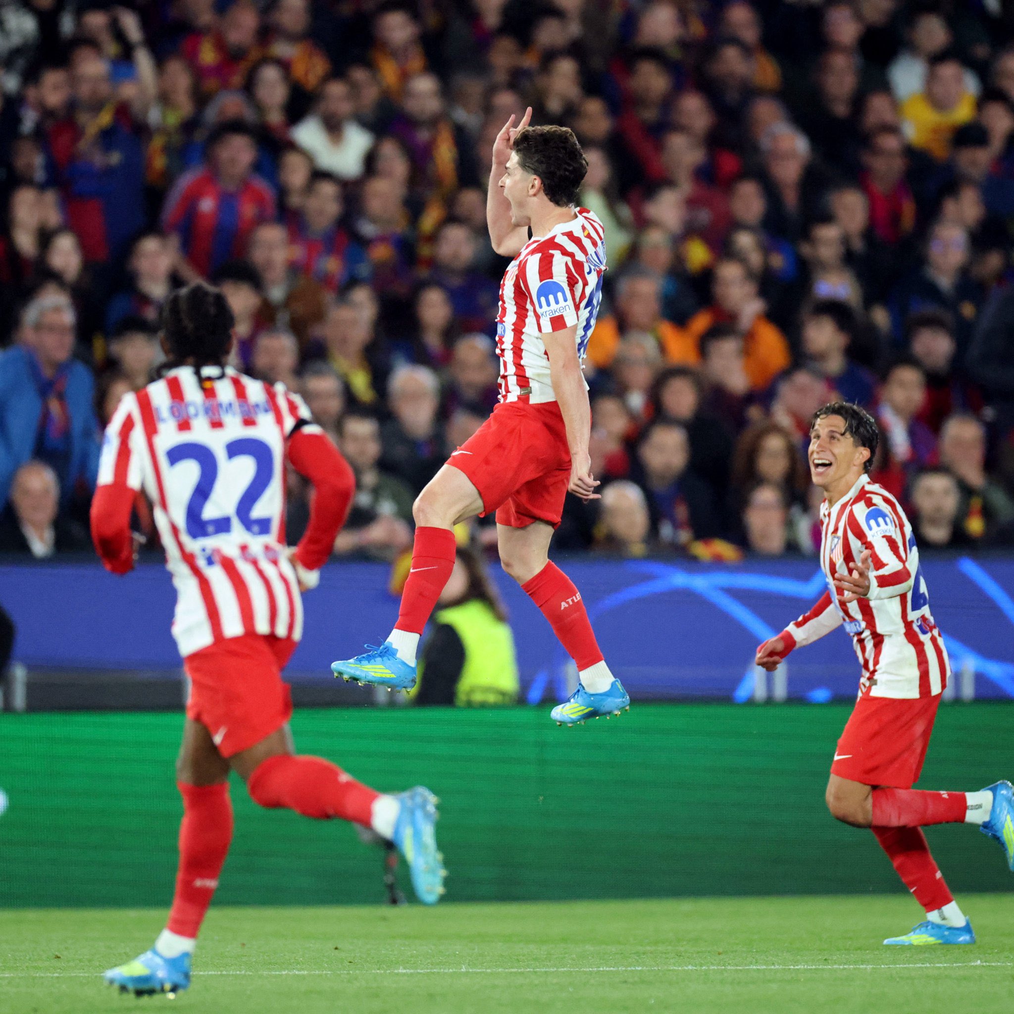 UEFA Şampiyonlar Ligi çeyrek finalinde Atletico Madrid, hafta sonunda evinde yenildiği Barcelona'yı deplasmanda yendi