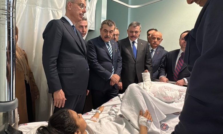 İçişleri Bakanı Mustafa Çiftçi, Kahramanmaraş'taki okul saldırısında 9 kişinin hayatını kaybettiğini, 3 kişinin ise yoğun bakımda olduğunu açıkladı