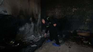 Batı Şeria’nın Nablus kentinde gece saatlerinde yaşanan baskında, Filistinlilere ait araçlar ve bir ev hedef alındı.