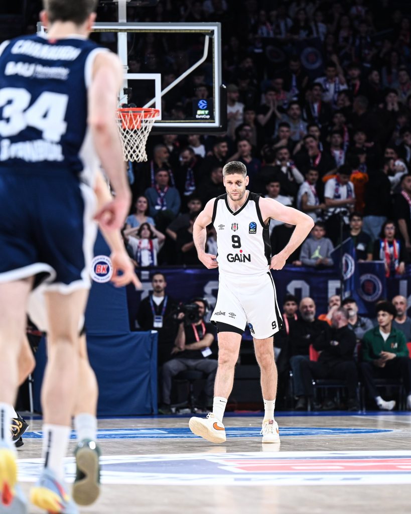 Beşiktaş Gain, Avrupa'da finalde 1 bjk2