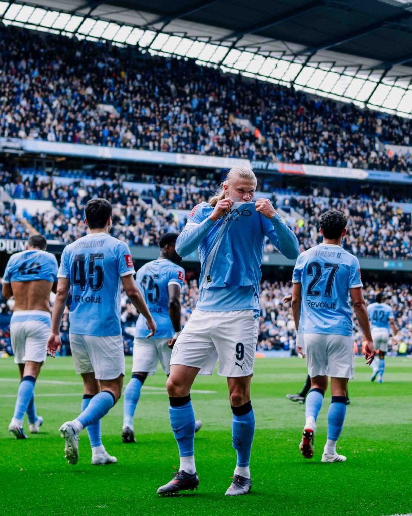 Manchester City, Liverpool'u adeta ezdi 1 city1