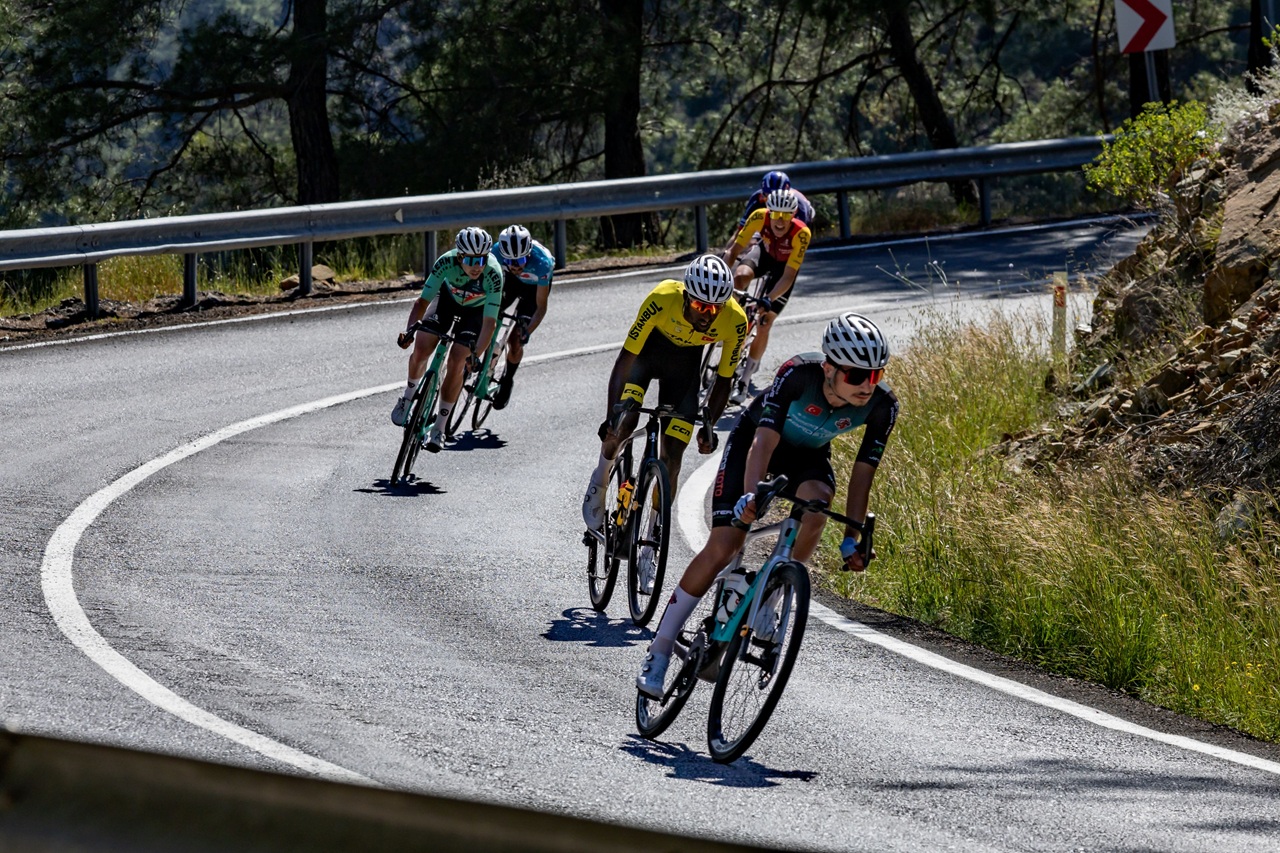 61’inci Cumhurbaşkanlığı Turu’nun 130.4 kilometrelik Marmaris-Fethiye etabını Cofidis takımından Stanislaw Aniolkowski kazandı.