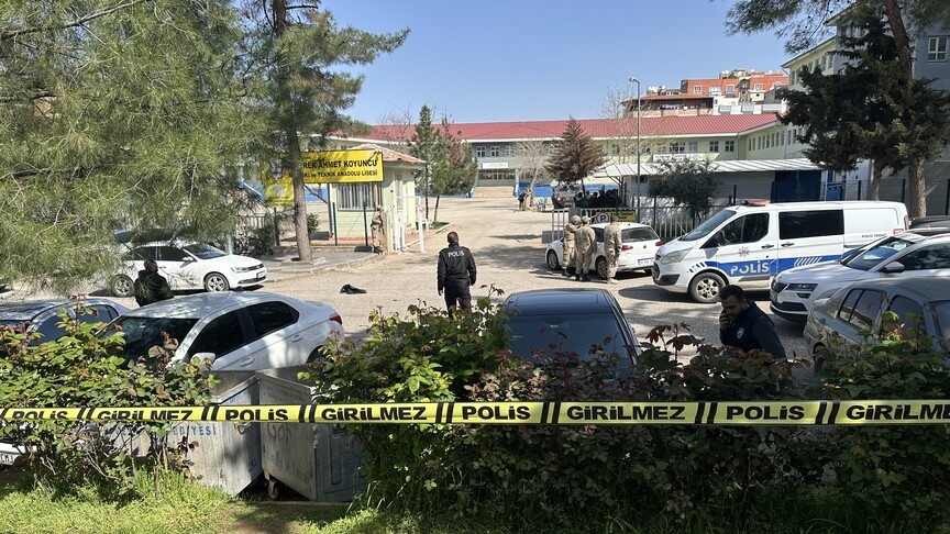 Eğitim Gücü Sen’den iş bırakma kararı! Eğitime ara 1 Eğitim Gücü Sen, Şanlıurfa’nın Siverek ilçesindeki bir okulda meydana gelen silahlı saldırının ardından yazılı açıklama yaptı.