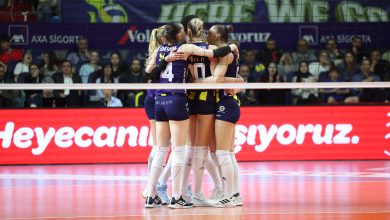 Fenerbahçe Medicana Kadın Voleybol Takımı, Vodafone Sultanlar Ligi final etabında VakıfBank'ı 3-2 yenerek seriyi beşinci maça taşıdı