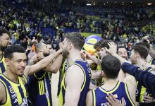 Türkiye Sigorta Basketbol Süper Ligi'nde zirveyi Beşiktaş Gain ile paylaşan Fenerbahçe Beko, Anadolu Efes'i deplasmanda yendi