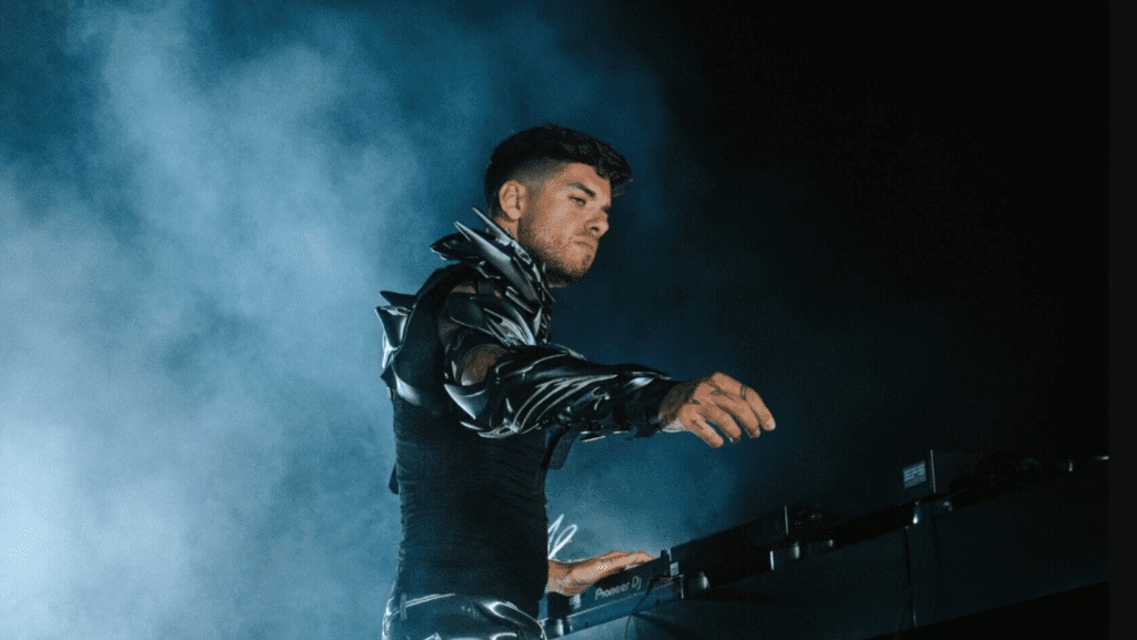 Ibiza’da Anyma rüzgarı için geri sayım başladı 1 Elektronik müziğin en çok konuşulan isimlerinden Anyma, 2026’da yeni şovu ÆDEN ile Ibiza’ya dönüyor.