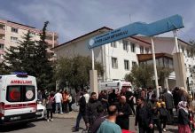 Kahramanmaraş’ta ortaokula düzenlenen silahlı saldırıya ilişkin yürütülen soruşturmada, saldırganın annesi tutuklandı.