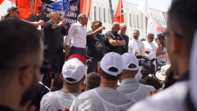 Kuzey Kıbrıs Türk Cumhuriyeti’nde (KKTC) hayat pahalılığına karşı başlayan eylemler başkaldırıya dönüştü; halk meclisi bastı