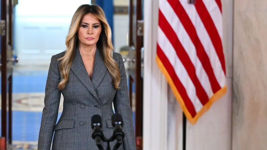 Melania Trump’tan Epstein iddialarına sert yanıt 1 Melania Trump, Jeffrey Epstein dosyasıyla ilgili adı etrafında dolaşan iddialara sert tepki gösterdi.
