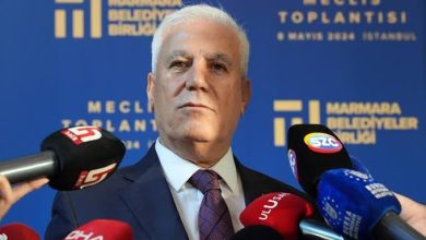 Bursa CHP'den AK Parti'ye geçti! 1 Bursa Büyükşehir Belediye Başkanı Mustafa Bozbey’in tutuklanmasının ardından yapılan ve CHP’nin katılmadığı başkan vekili seçimini AK Partili Şahin Biba kazandı