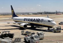 Ryanair CEO’su Michael O’Leary, Orta Doğu’daki çatışmalar ve Hürmüz Boğazı’ndaki aksaklıklar nedeniyle yükselen jet yakıtı fiyatlarının Avrupa’daki birçok havayolu şirketini iflasın eşiğine getirebileceğini söyledi.