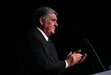 Beşiktaş'ta 300 milyon Euro borç iddiası camiada endişe yaratırken spor yazarı Cem Dizdar, "Bu rakama ülkenin futbolu silinip yeniden kurulur" dedi