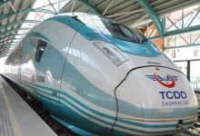 Yeni geliştirilen hızlı tren projesiyle İstanbul Edirne arası 4 saatten 1.5 saate düşecek. İstanbul-Antalya arası ise 4.5 saat olacak