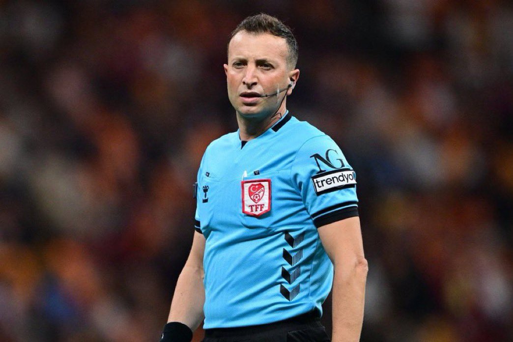 Trendyol Süper Lig'de Trabzonspor-Galatasaray ve Fenerbahçe-Beşiktaş derbilerinin hakemleri açıklandı