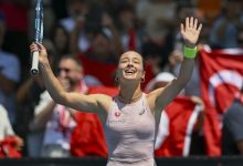 Milli gururumuz Zeynep Sönmez, Porsche Tennis Grand Prix ilk turunda dünya 8 numarası Jasmine Paolini'yi eledi