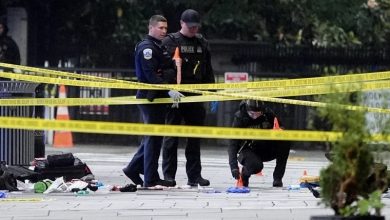 Beyaz Saray çevresinde cumartesi akşamı güvenlik alarmı verildi. Beyaz Saray çevresindeki güvenlik noktasında silah sesleri yükseldi.