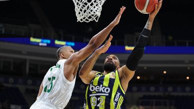 Türkiye Sigorta Basketbol Süper Ligi play-off çeyrek final ilk maçında Fenerbahçe Beko, Safiport Erokspor’u 94-70 yenerek seride 1-0 öne geçti
