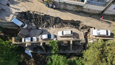 Hatay’da gece boyunca etkili olan sağanak, Antakya, Defne ve Samandağ hattında ağır hasara yol açtı.