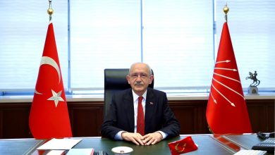CHP'de 2.5 yıl aradan sonra ilk kez genel merkeze gelen Kemal Kılıçdaroğlu, Özgür Özel'e çok sert göndermelerde bulundu