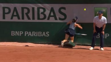 Roland Garros’a çiftlerde devam eden temsilcimiz Zeynep Sönmez, yaşadığı talihsiz sakatlığın ardından maçtan çekilmek zorunda kaldı