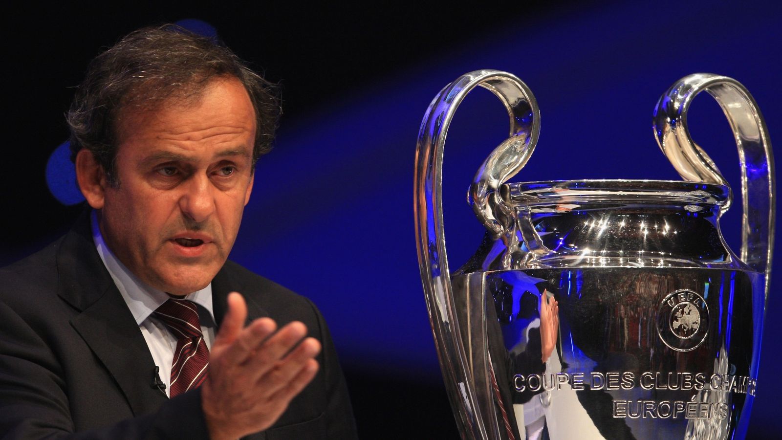 Michel Platini ile ilgili tüm haberler NationalTurk.com'da! Michel Platini haberleri, gelişmeleri ve Michel Platini fotoğrafları yer alıyor.