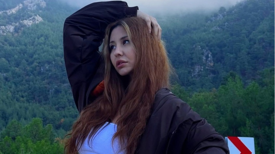 Türk rap müziğinde “Aishe” sahne adıyla tanınan Tuğçe Ayşe Güler’in hayatını kaybettiği duyuruldu.