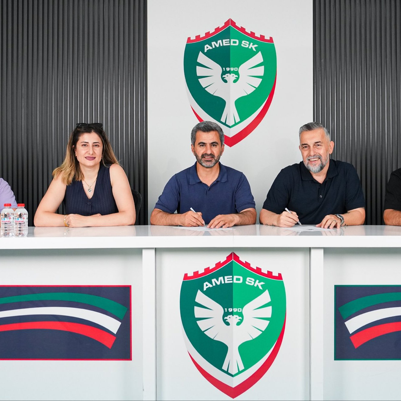 Beşiktaş'ta Sergen Yalçın döneminde sportif direktörlük yapan Serkan Reçber, Amedspor'a geldikten 8 gün sonra ayrıldı