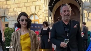 2013 yılında boşanan ünlü komedyen ve oyuncu Cem Yılmaz ile model ve oyuncu Ahu Yağtu, oğulları Kemal'in mezuniyet töreninde bir araya geldi