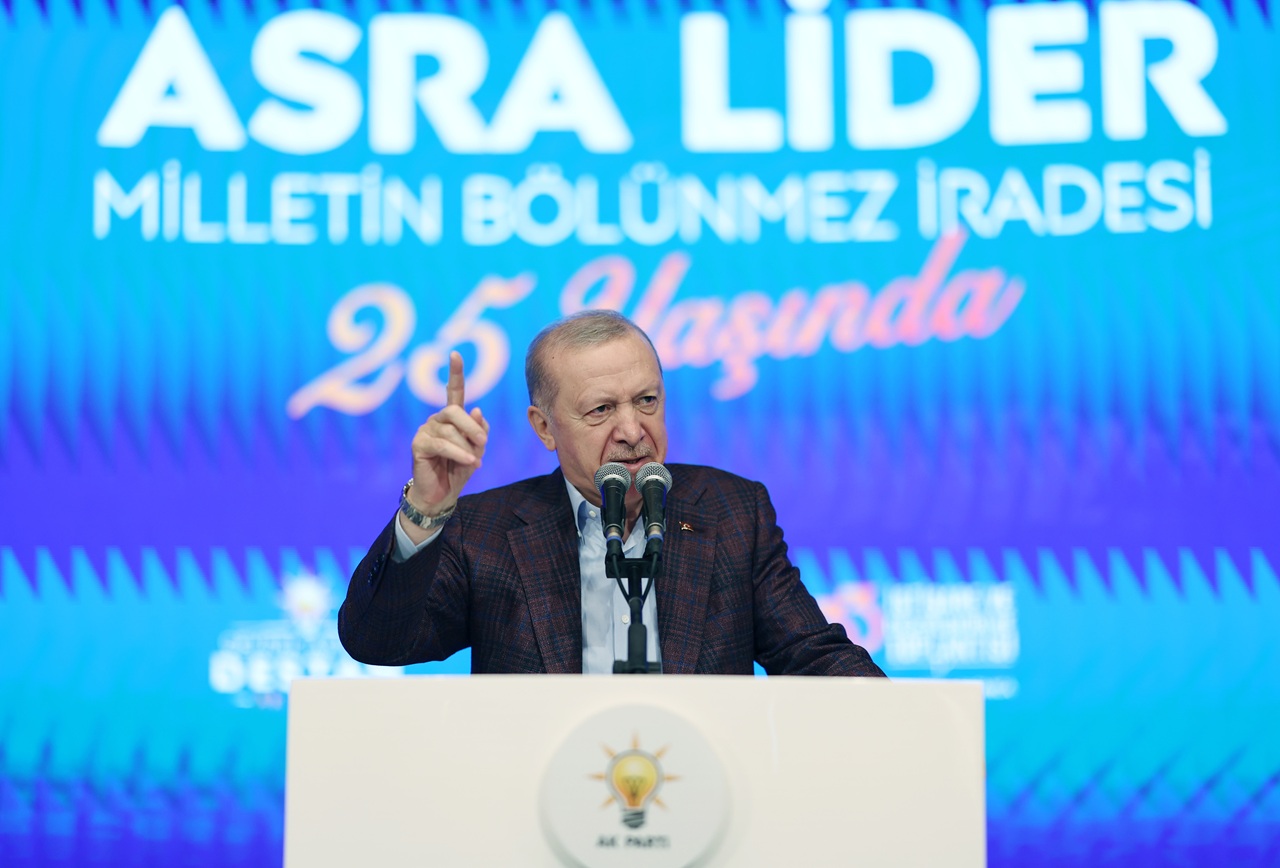 Cumhurbaşkanı Erdoğan, Sakarya’nın Sapanca ilçesinde düzenlenen AK Parti 33. İstişare ve Değerlendirme Toplantısı’nda CHP’ye ilişkin açıklamalarda bulundu.