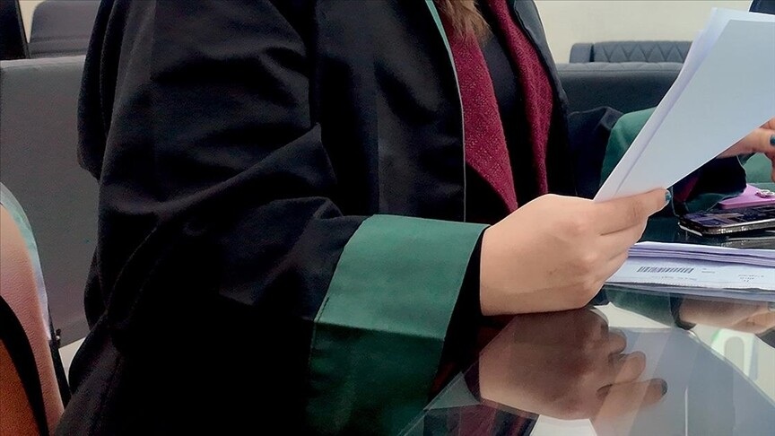 Denizli’de jandarma ekipleri tarafından yürütülen uyuşturucu soruşturması kapsamında hukuk camiasını da içine alan bir operasyon düzenlendi.