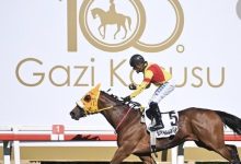 100. Gazi Koşusu'nu Emrah Nalçakan'ın sahibi olduğu, jokeyliğini Halis Karataş'ın yaptığı Bay Nalçakan isimli safkan kazandı