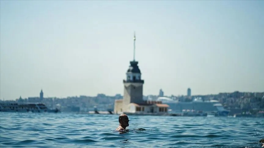 İstanbul Valiliği, 1 Temmuz Çarşamba günü kentte hissedilen sıcaklığın nemle birlikte 40 dereceye kadar çıkacağını açıkladı.