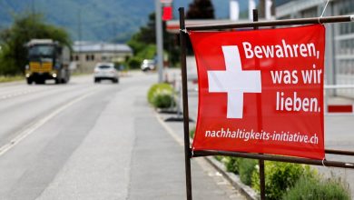 İsviçre’de sağcı İsviçre Halk Partisinin desteklediği ve ülke nüfusunun 10 milyonla sınırlandırılmasını öngören girişim için halk oylaması başladı.