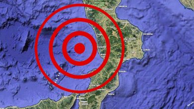 İtalya’nın Calabria açıklarında gece saatlerinde 6,1 büyüklüğünde deprem meydana geldi.