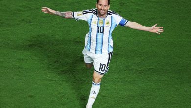Lionel Messi'nin 2026 Dünya Kupası'nda Arjantin'in Cezayir'i 3-0 maçta kırmızı kart görmemesine Alman efsane kaleci Oliver Kahn isyan etti