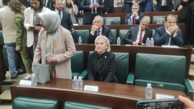 CHP'den mutlak butlan sonrası istifa eden Nimet Özdemir, bugün grup toplantısına katıldığı AK Parti'ye geçti