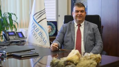 Seferihisar Belediye Başkanı İsmail Yetişkin’in de aralarında bulunduğu 12 kişi tutuklandı.