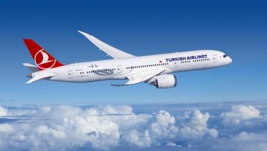 THY’nin Boeing 777 tipi uçağının sağ kanadı, Antalya Havalimanı’nda park yerine yanaşırken yer radar anten direğine çarptı