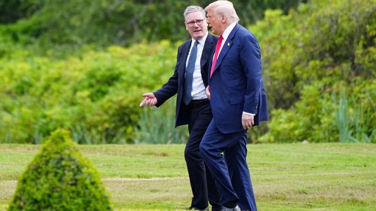 ABD Başkanı Donald Trump, İngiltere Başbakanı Keir Starmer’ın görevinden istifa edeceğini öne sürdü.