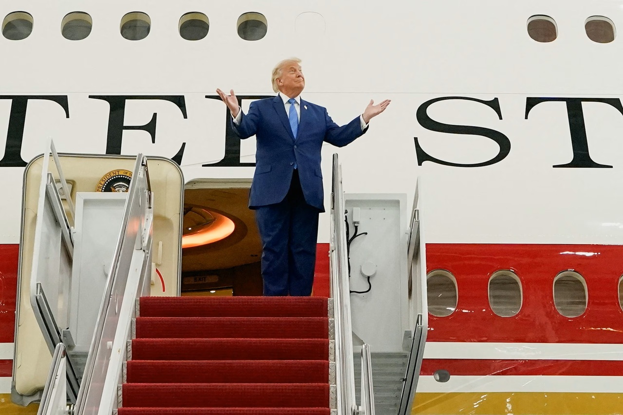 ABD Başkanı Donald Trump, yeni Başkanlık uçağı Air Force One için düzenlenen törende Türkiye mesajı verdi.