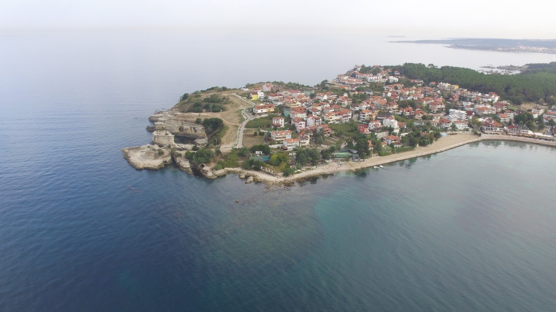Yunanistan, yaz sezonunda turist yoğunluğuyla birlikte su tüketiminin artacağı endişesi üzerine Kerpe Adası’nda olağanüstü hal kararı aldı.