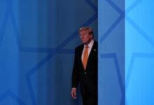 ABD İran Savaşı! Trump, Hürmüz Boğazı’nda ablukayı yeniden başlattıklarını taşınan yüklerden yüzde 20 geçiş ücreti alınacağını açıkladı.
