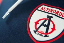 İzmir temsilcisi Altınordu FK, uygun yatırımcı bulunamaması nedeniyle 2026-2027 sezonunda TFF 2. Lig’de yer almama kararı aldığını açıkladı.