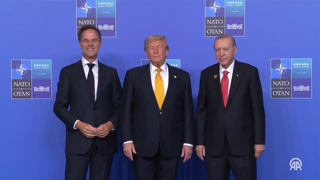 Ankara’daki NATO Zirvesi sona erdi! 1 Türkiye’nin ev sahipliğinde Cumhurbaşkanlığı Külliyesi’nde düzenlenen 36. NATO Devlet ve Hükümet Başkanları Zirvesi sona erdi.